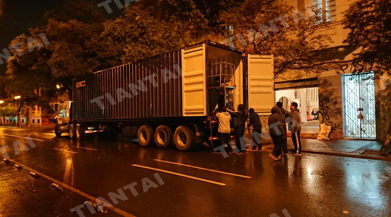 500L beer machine arrived in Chile and start installation